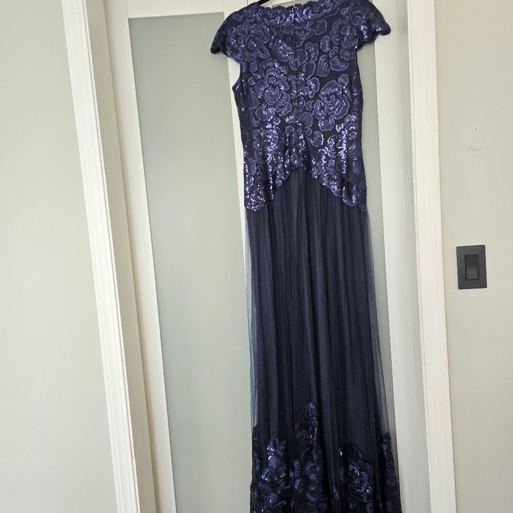 NWT Haidee Floral Sequin Embroidered Tulle Gown - Picture 8 of 14